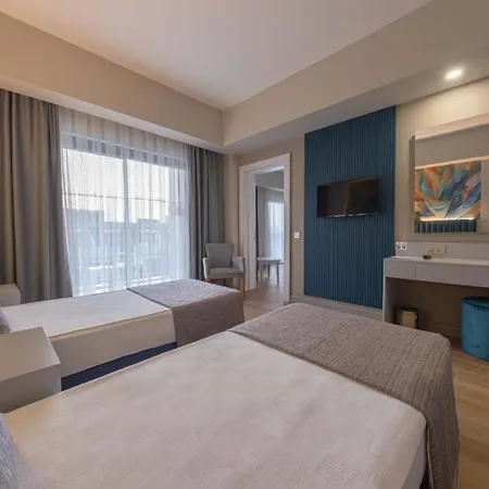 מלון Dream Fun World 5*