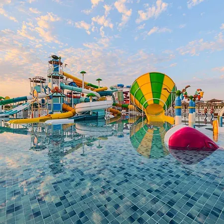 Dream Fun World Side