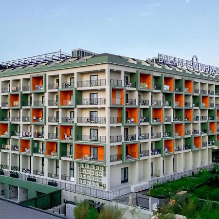 מלון Dream Fun World