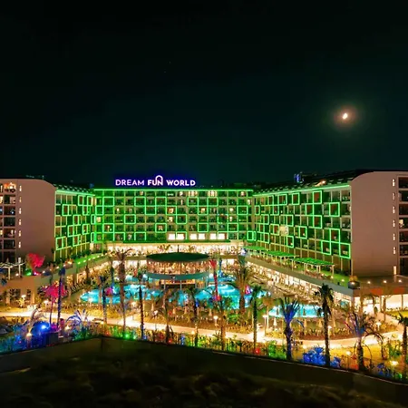 Hotel Dream Fun World Side