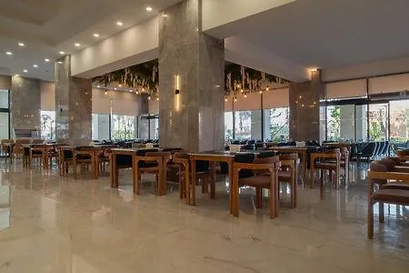 Dream Fun World Hotel 5*