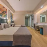 Dream Fun World Hotel 5*