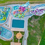Dream Fun World Hotel 5*
